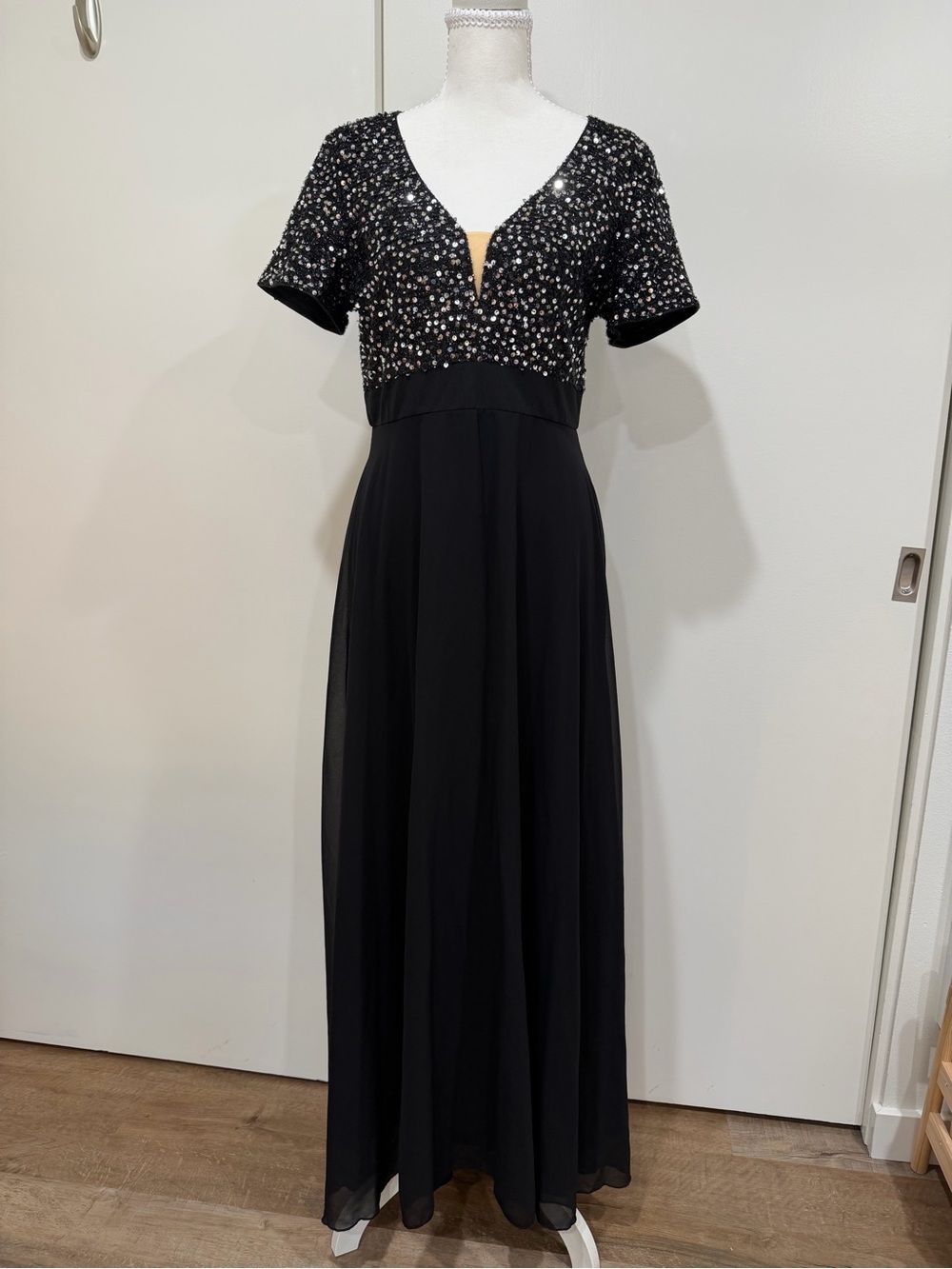 Black Sequin Bodice Short-Sleeve Evening Dress